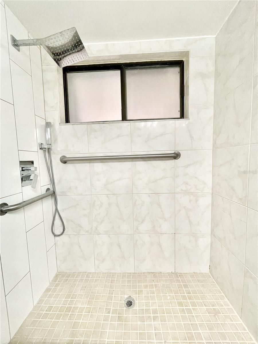 RIVER CREST - Residential