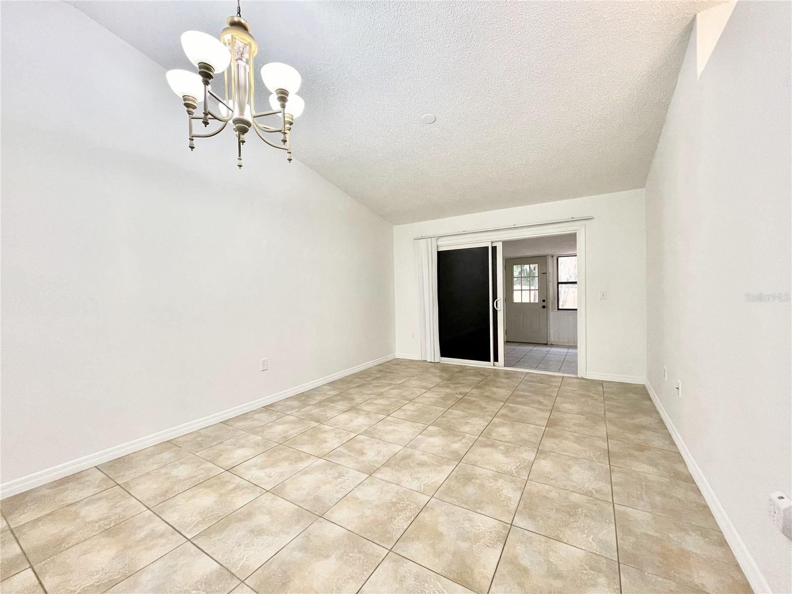 RIVER CREST - Residential