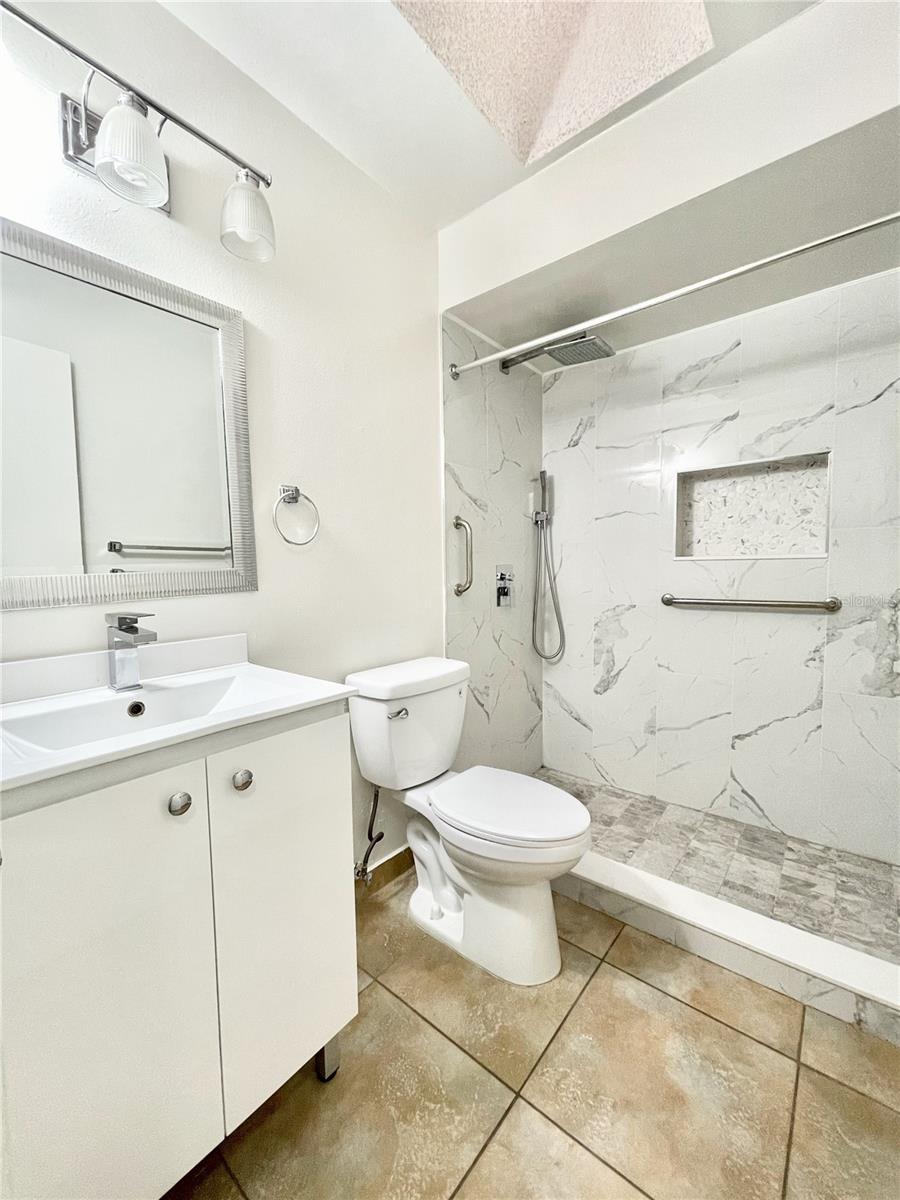 RIVER CREST - Residential