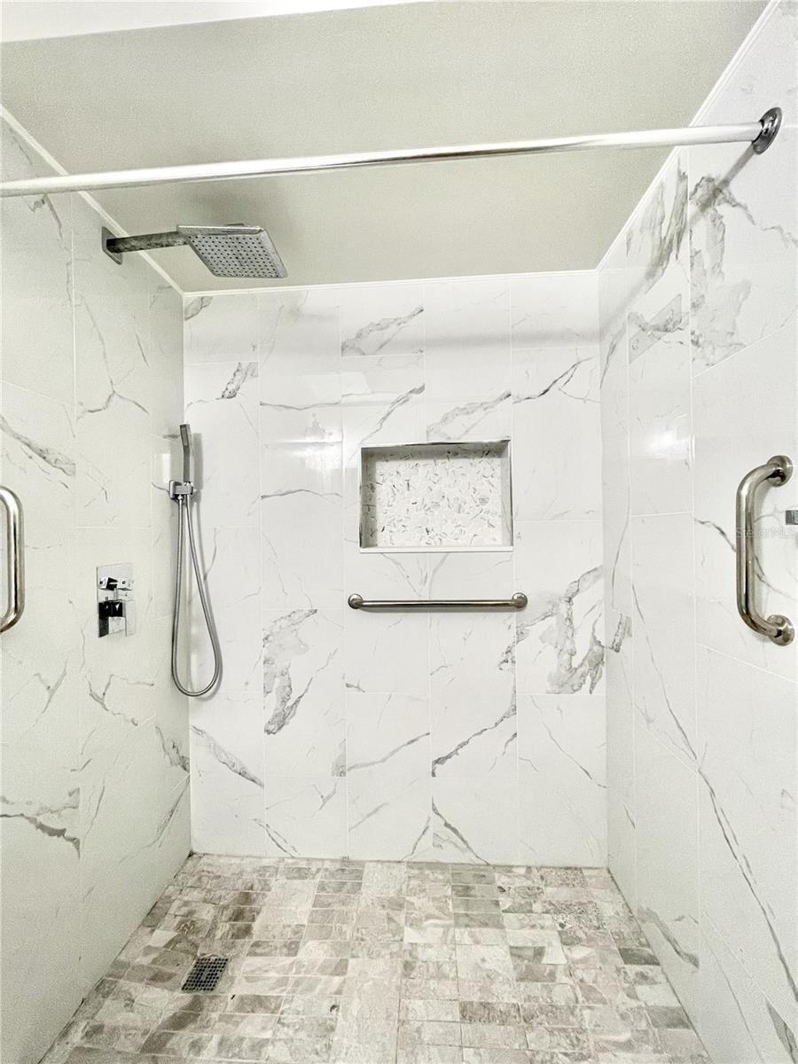 RIVER CREST - Residential