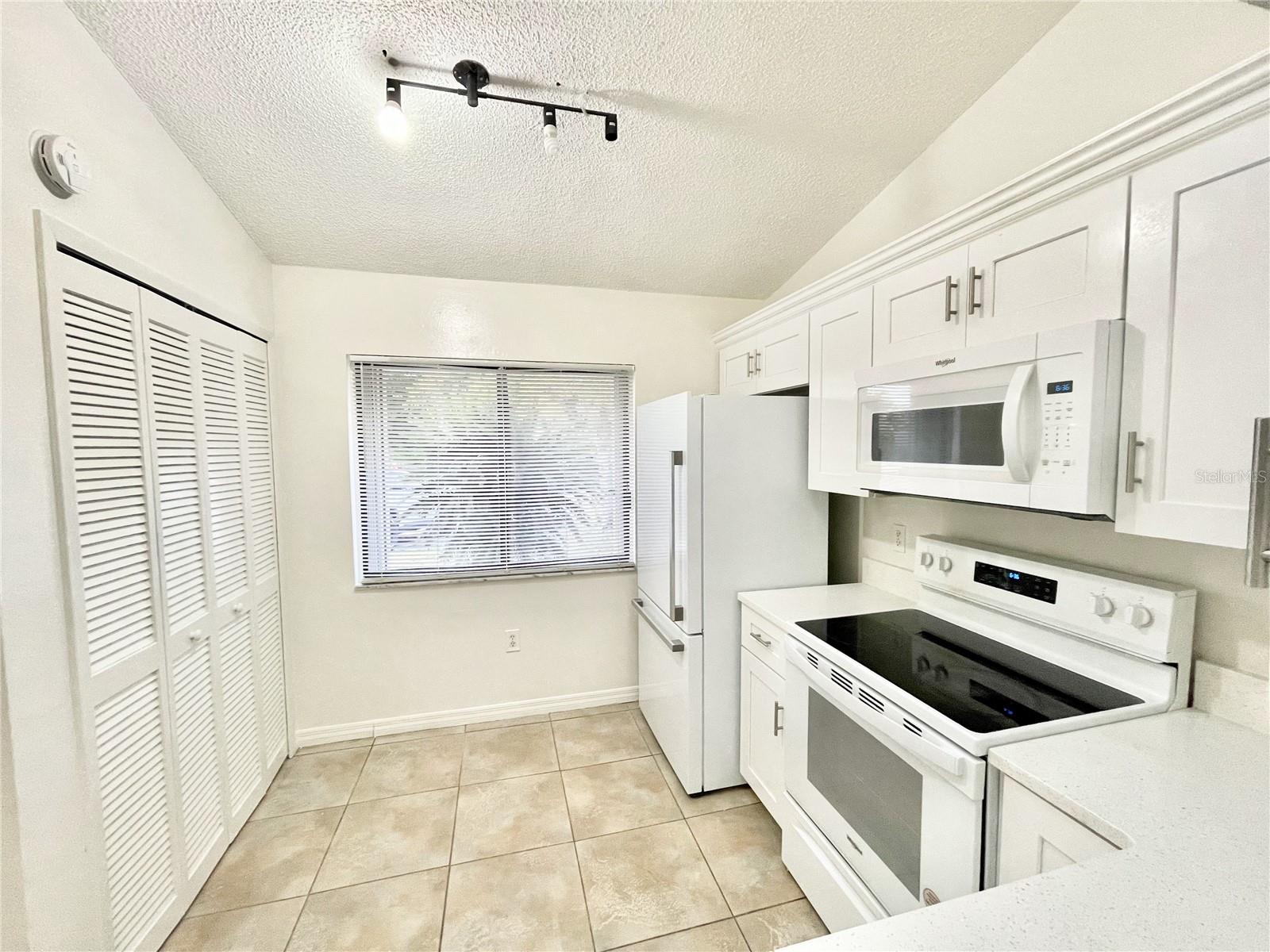 RIVER CREST - Residential