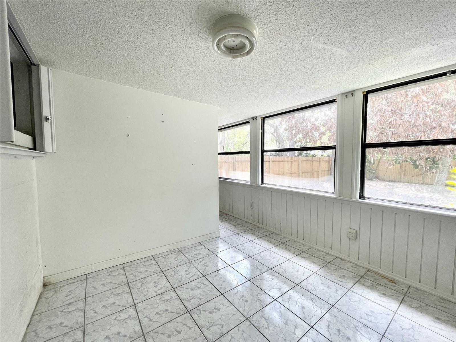 RIVER CREST - Residential