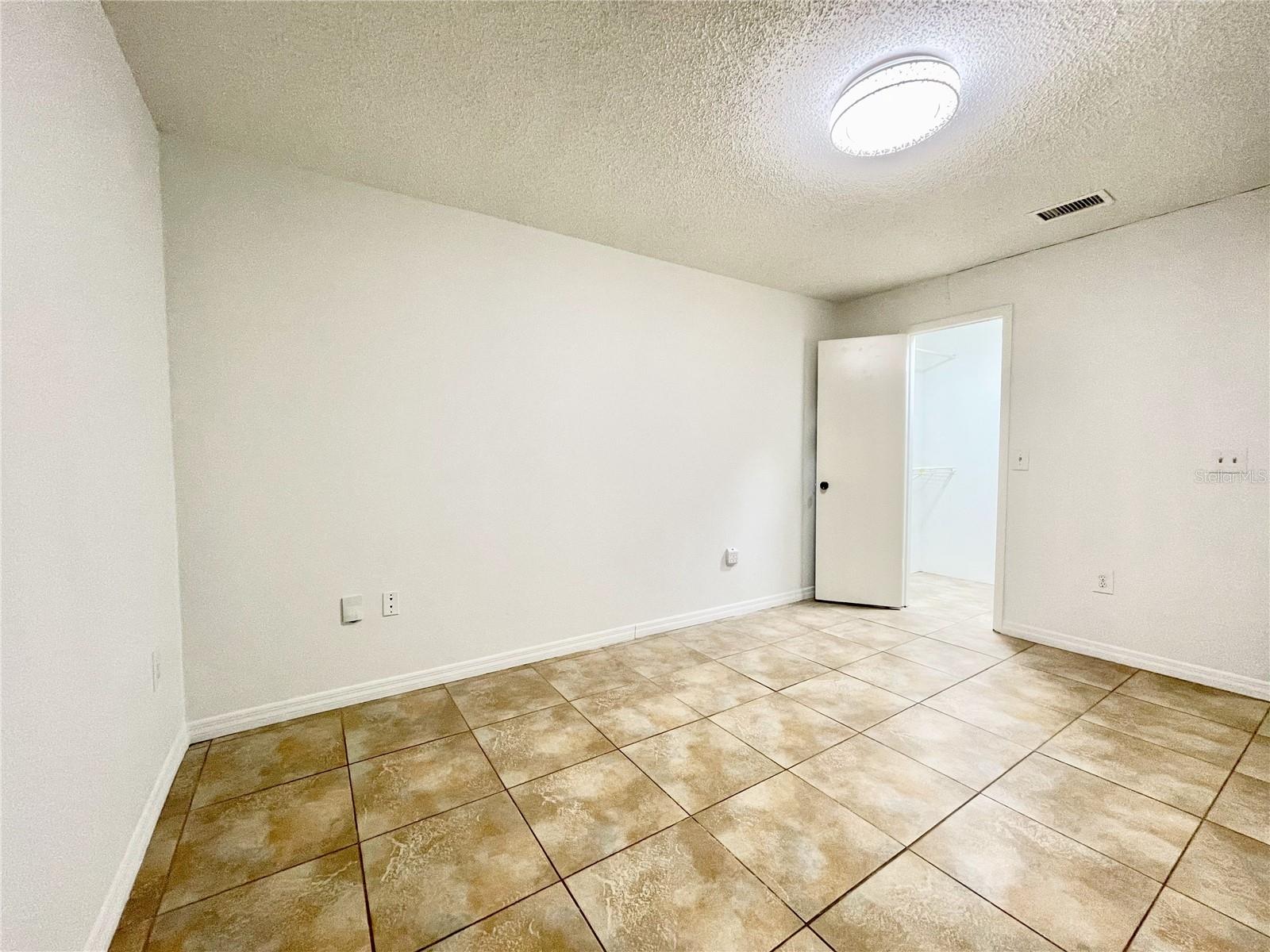 RIVER CREST - Residential