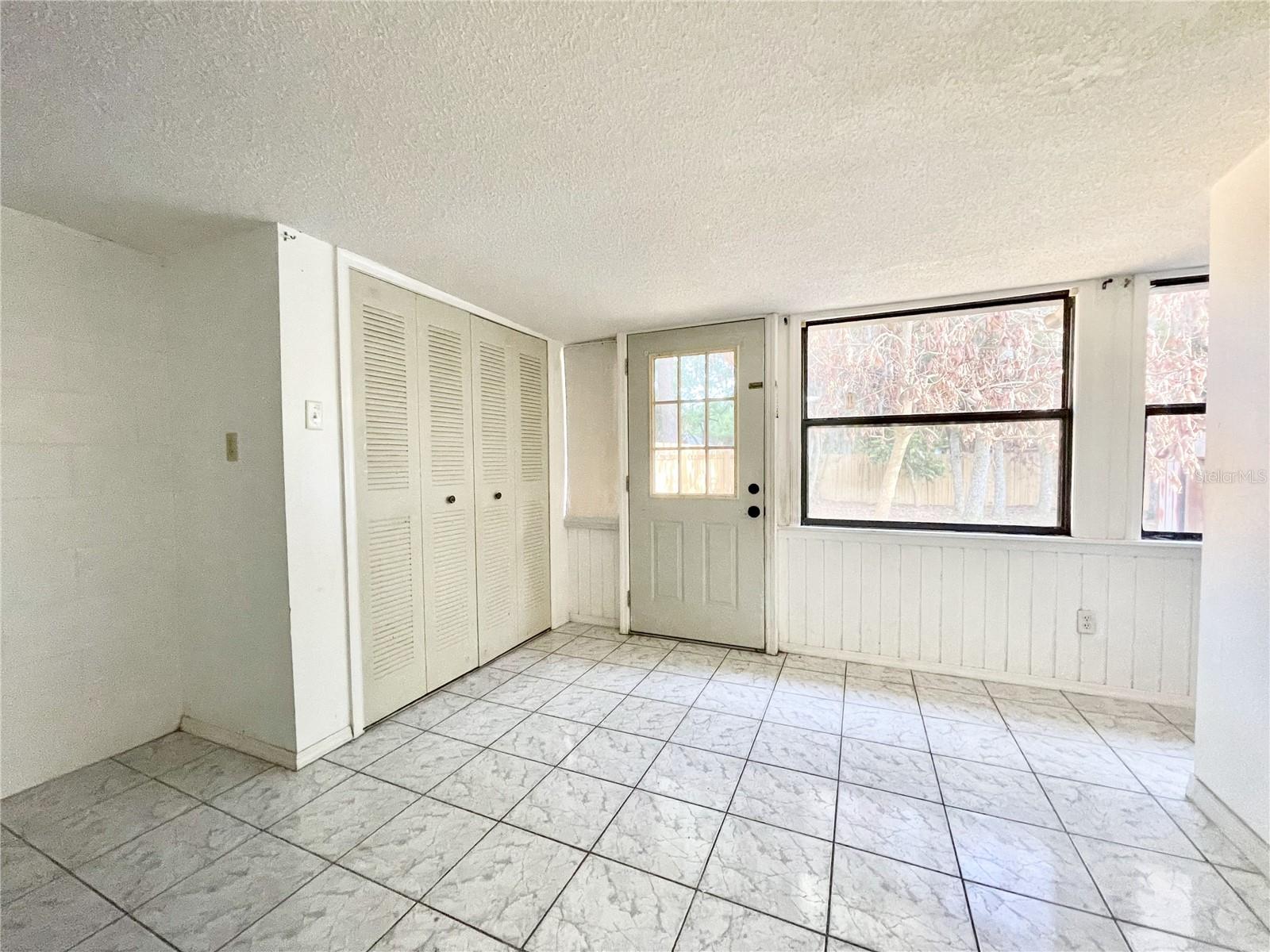 RIVER CREST - Residential