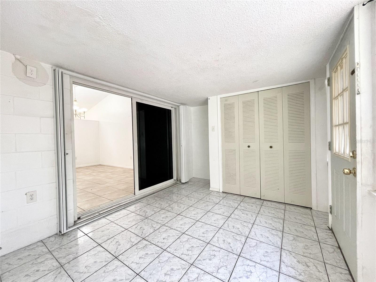 RIVER CREST - Residential