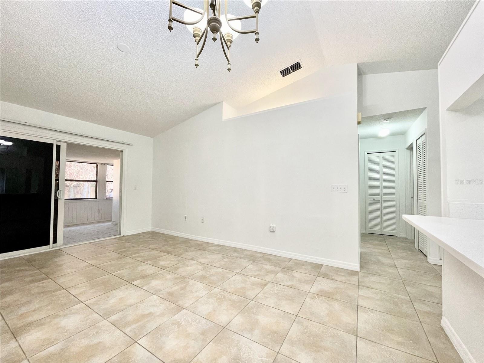 RIVER CREST - Residential