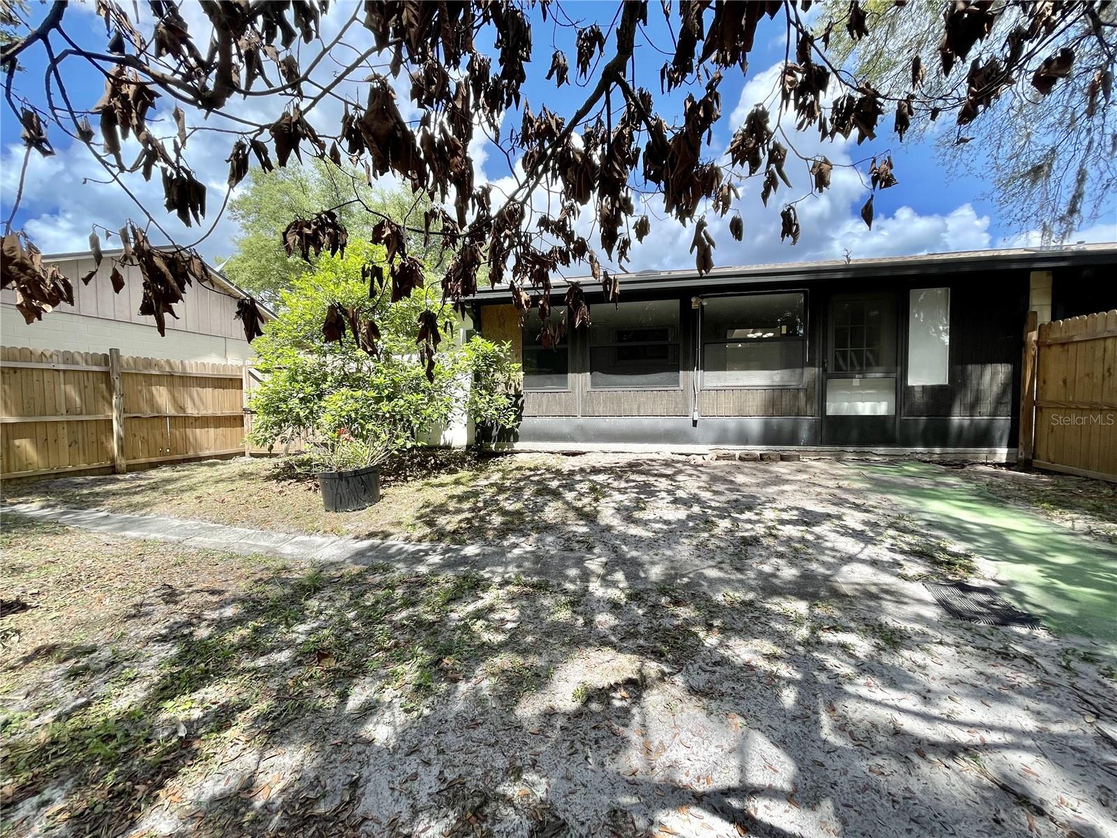 RIVER CREST - Residential