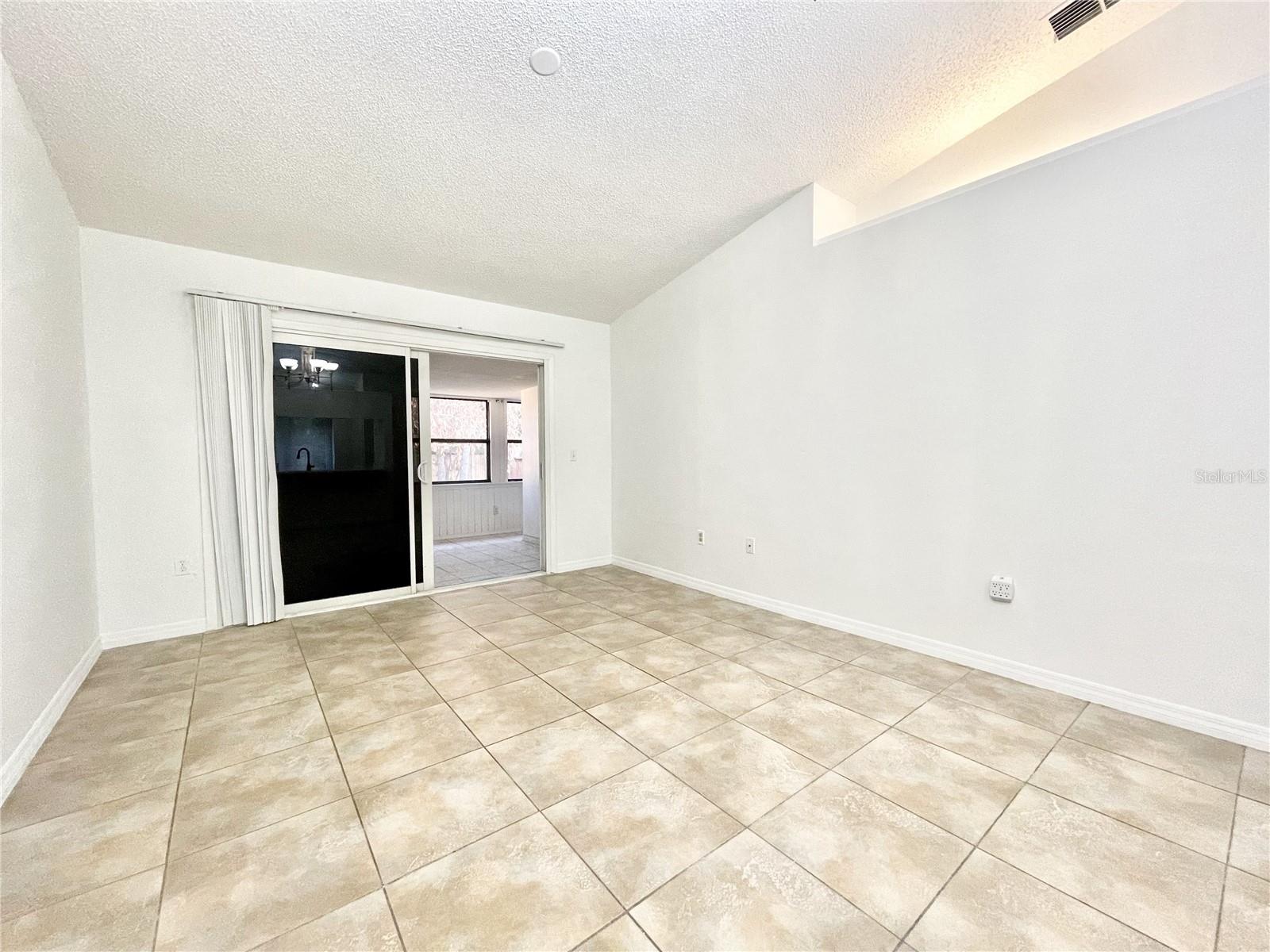 RIVER CREST - Residential