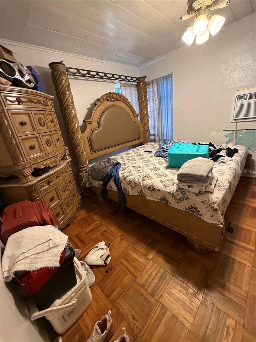 COUNTRY CLUB ESTATES RESUB PT - Residential