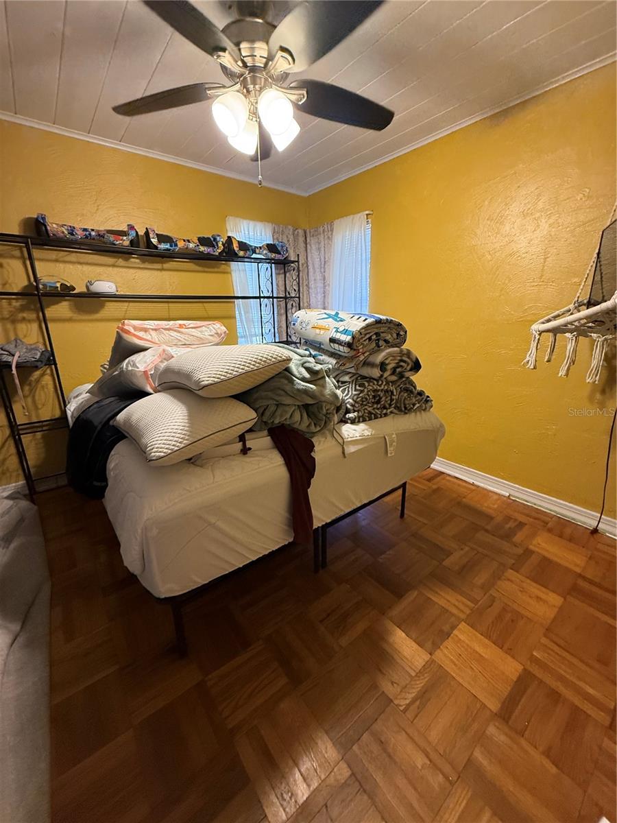 COUNTRY CLUB ESTATES RESUB PT - Residential