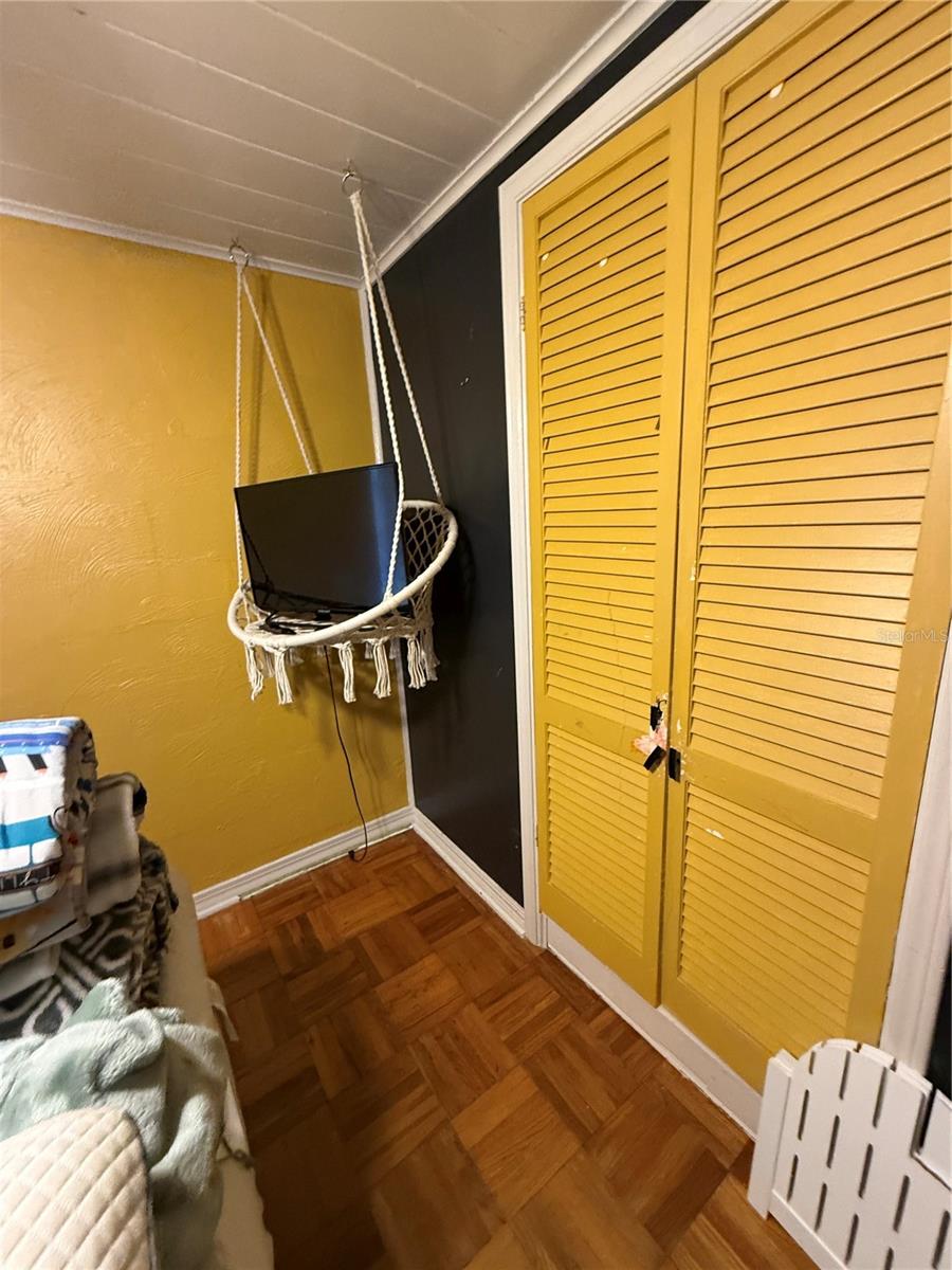 COUNTRY CLUB ESTATES RESUB PT - Residential