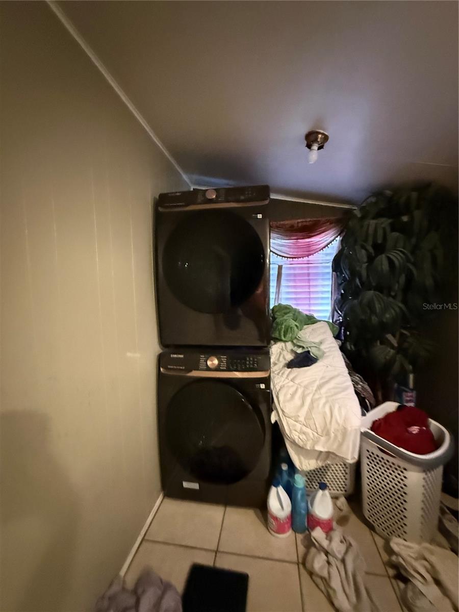 COUNTRY CLUB ESTATES RESUB PT - Residential