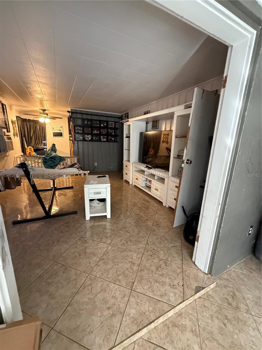 COUNTRY CLUB ESTATES RESUB PT - Residential