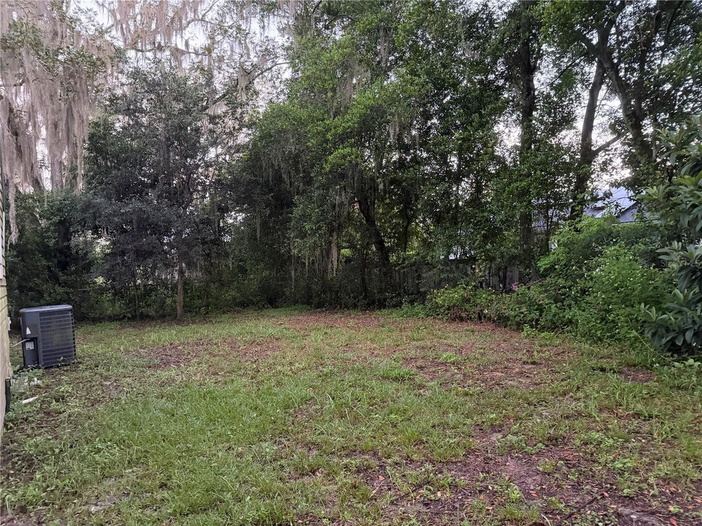 Photo of 18737 Charlotte Avenue, Brooker, FL 32622 (MLS # OM732725)