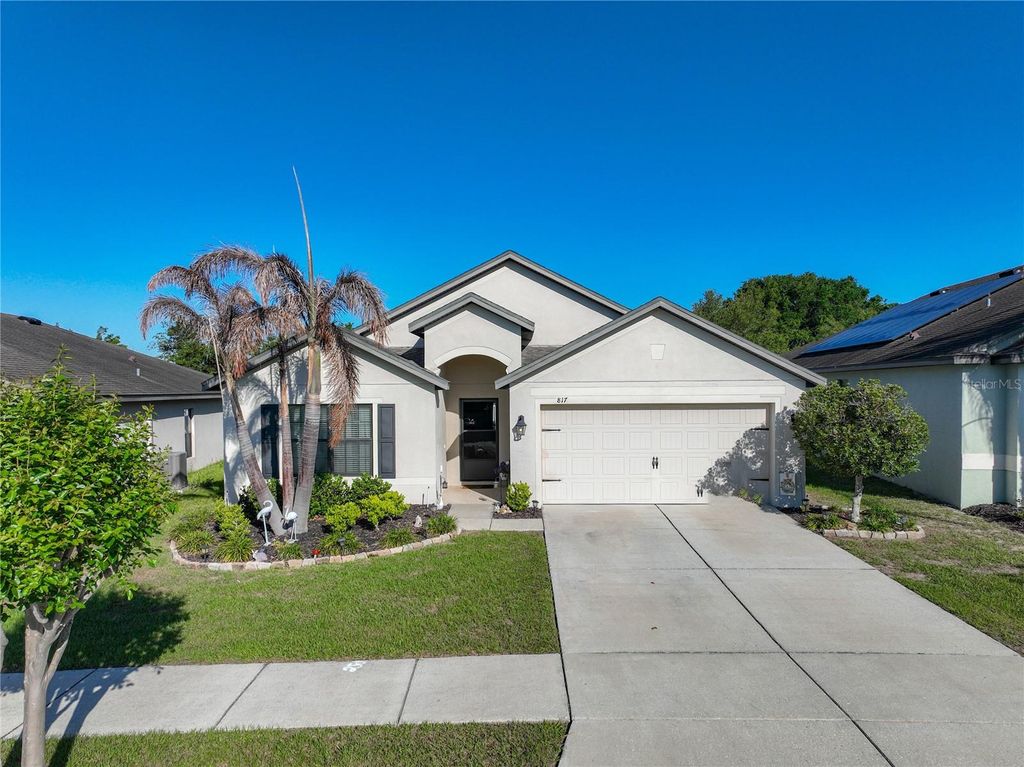 Photo of 817 Laurel View Way, Groveland, FL 34736 (MLS # G5111260)