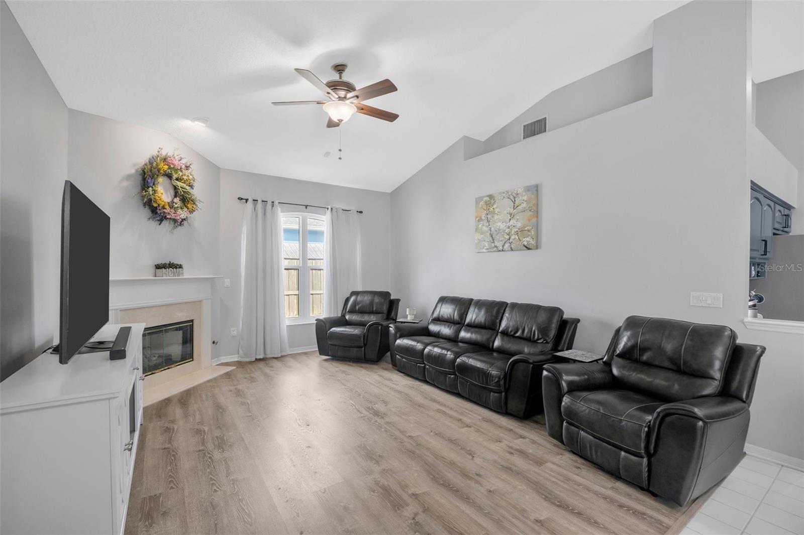 MEADOW POINTE I - Residential