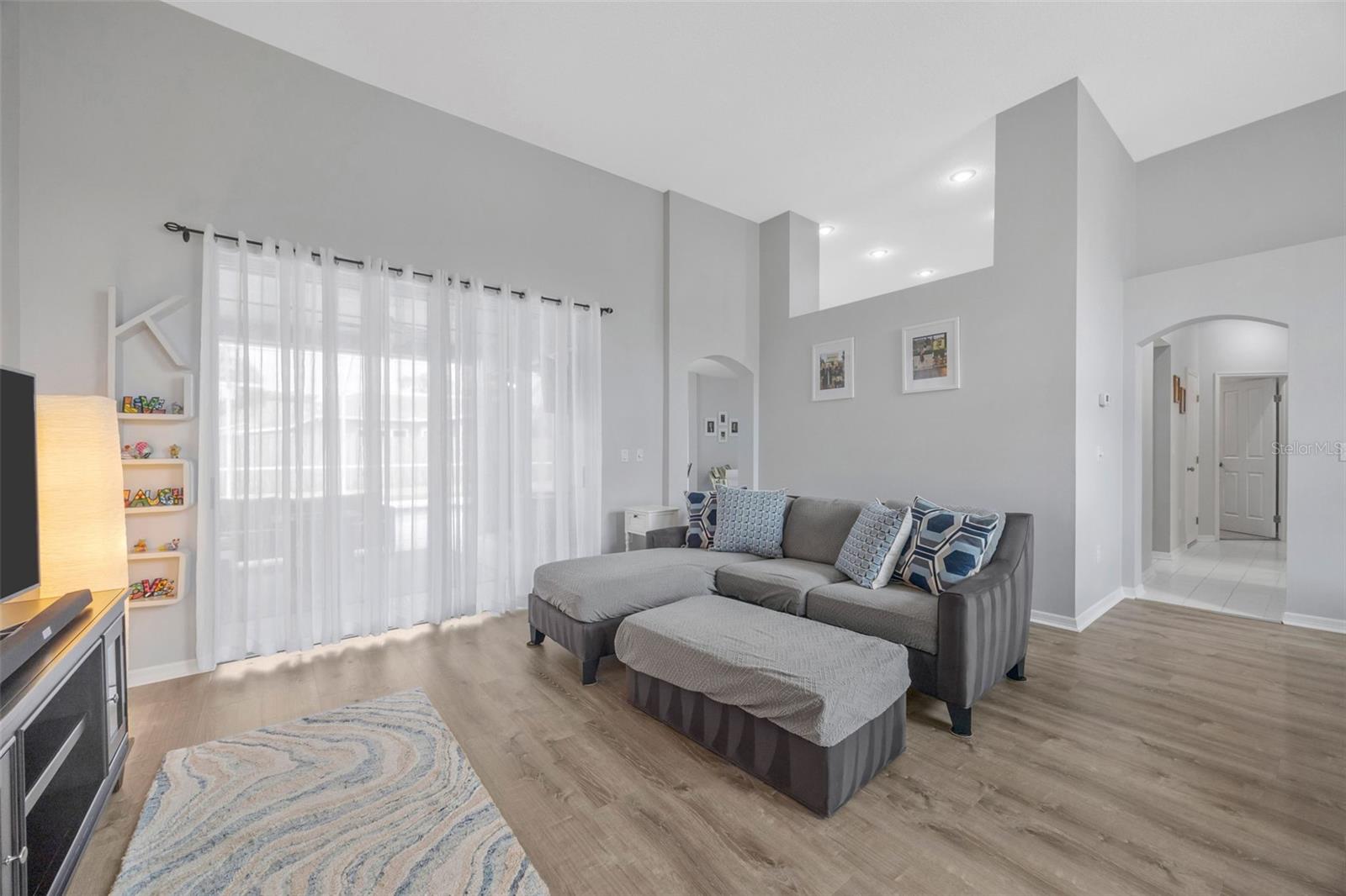 MEADOW POINTE I - Residential