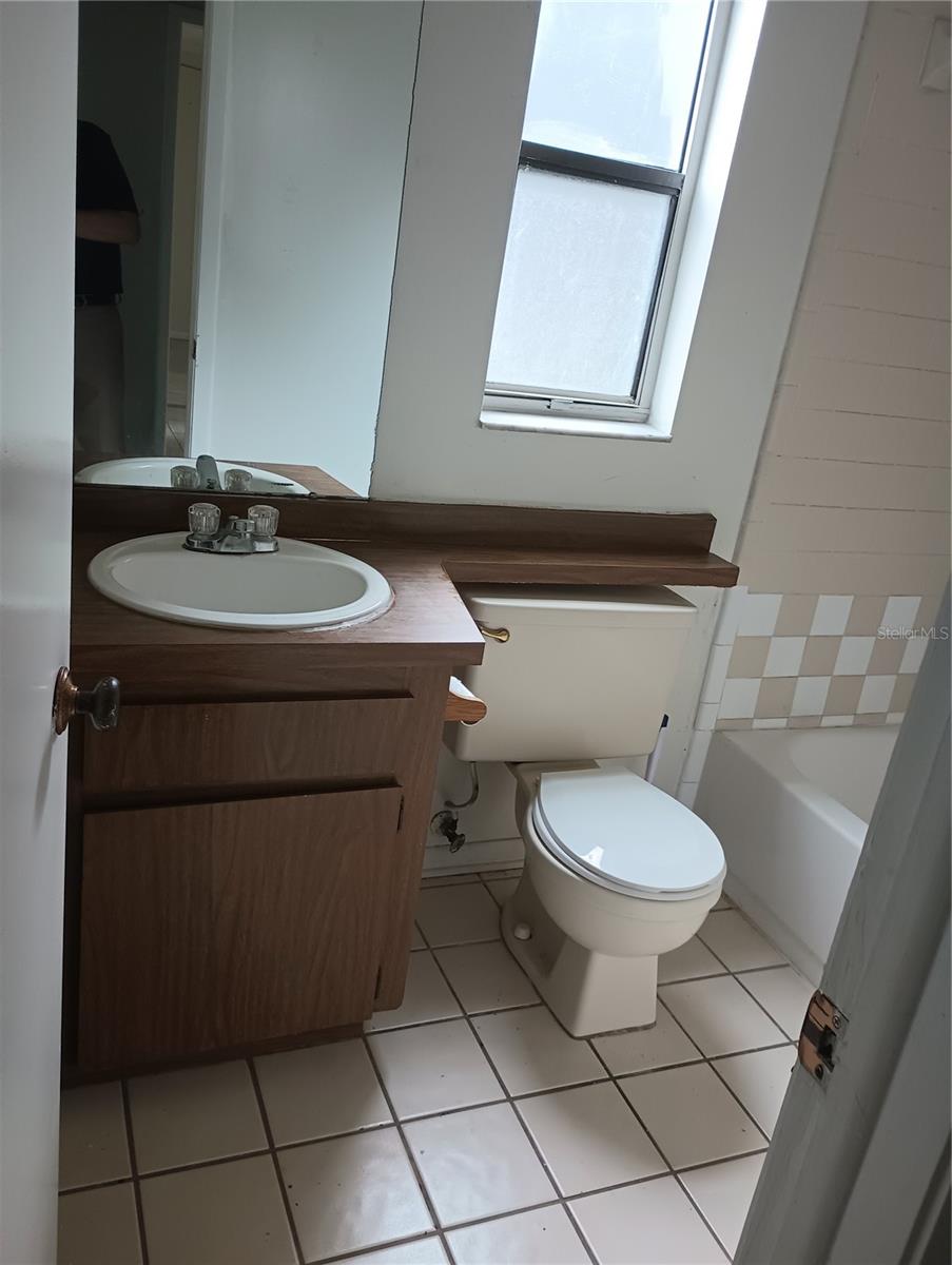COUNTRY PLACE UNIT 3 A - Residential Lease