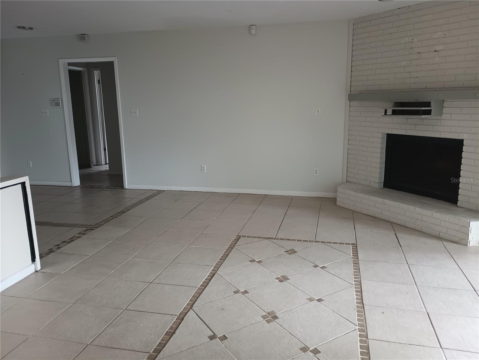 COUNTRY PLACE UNIT 3 A - Residential Lease