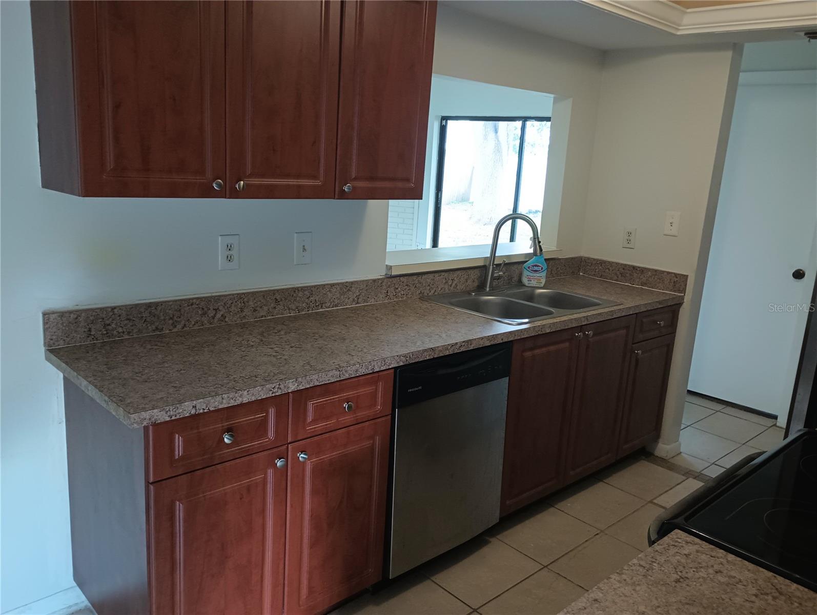 COUNTRY PLACE UNIT 3 A - Residential Lease