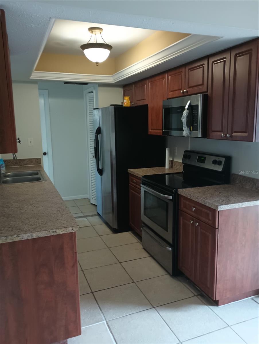 COUNTRY PLACE UNIT 3 A - Residential Lease