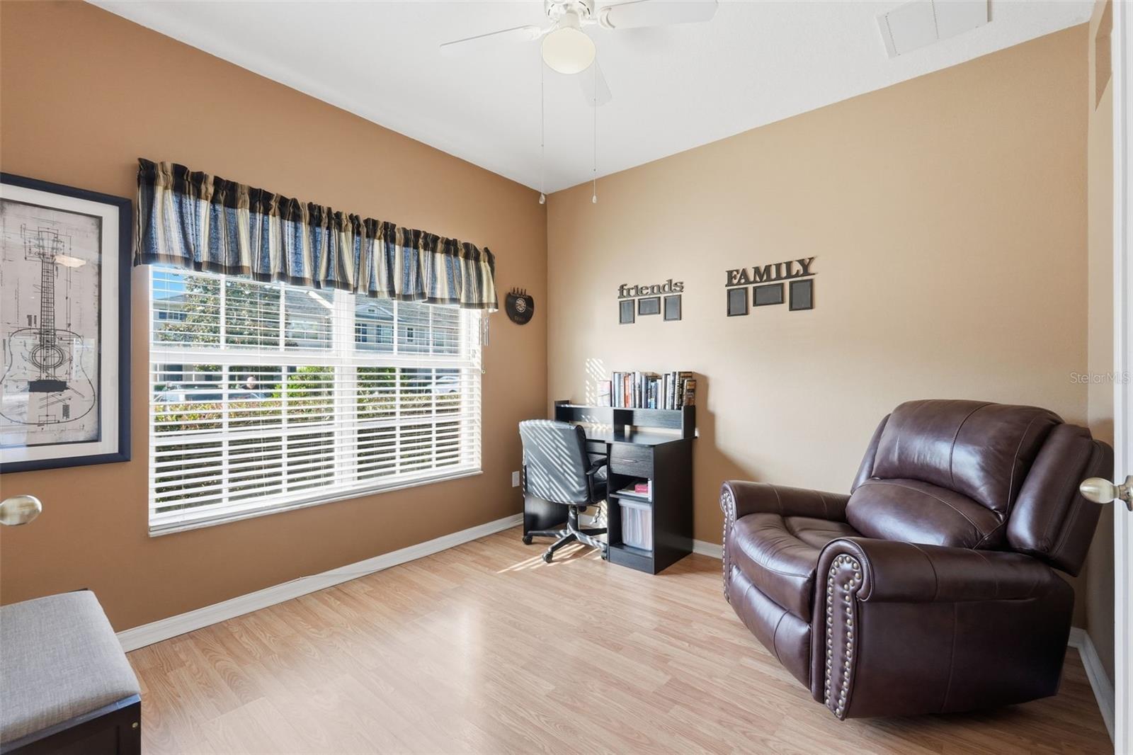 LONE STAR TWNHMS - Residential