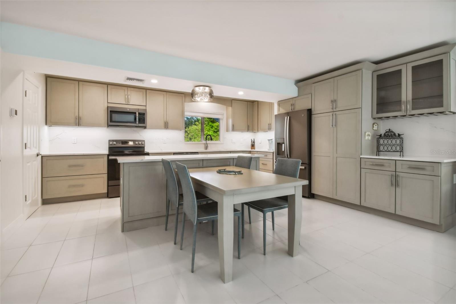 VILLAGE ON ISLAND ESTATES - Residential Lease