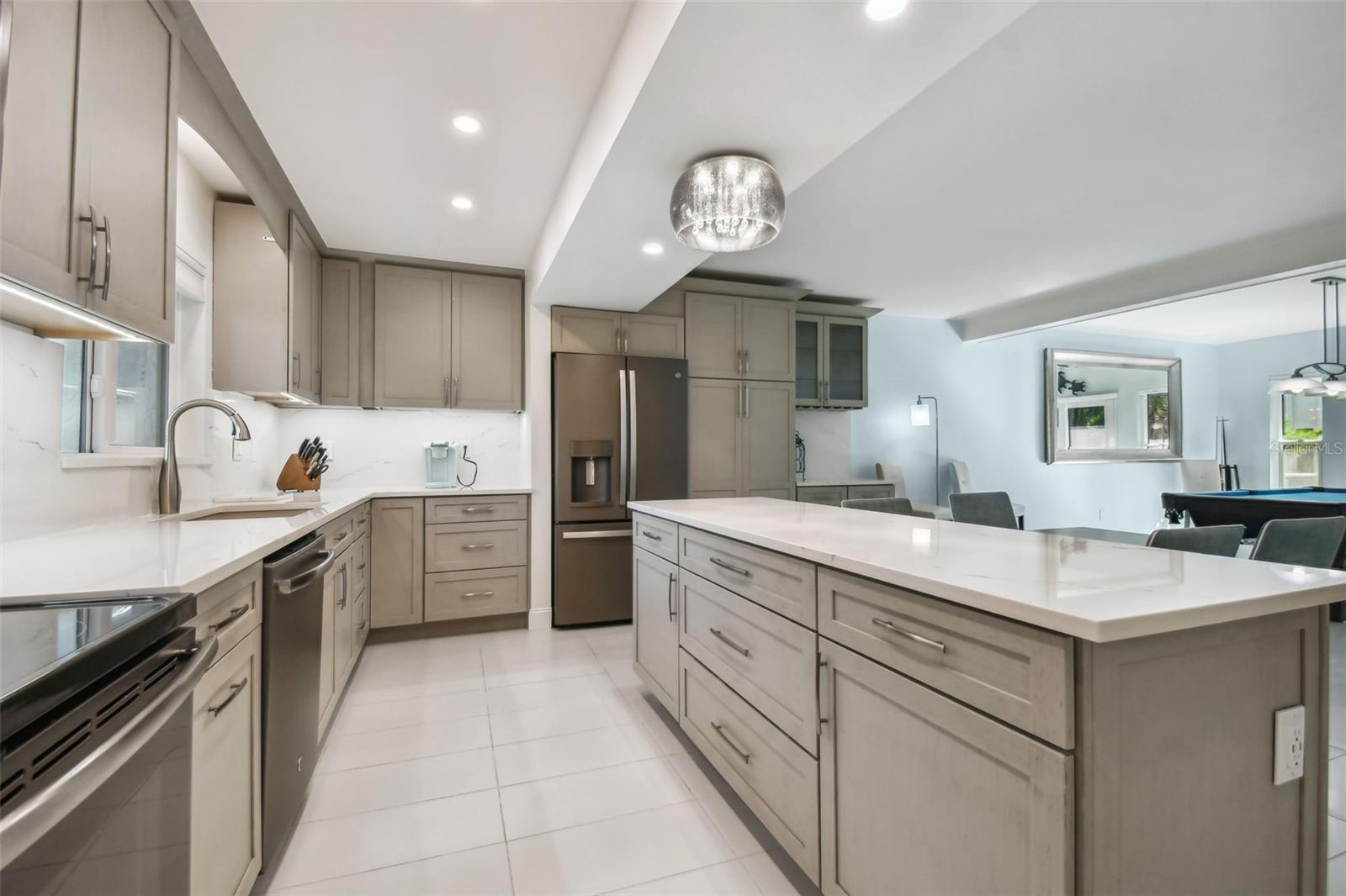 VILLAGE ON ISLAND ESTATES - Residential Lease