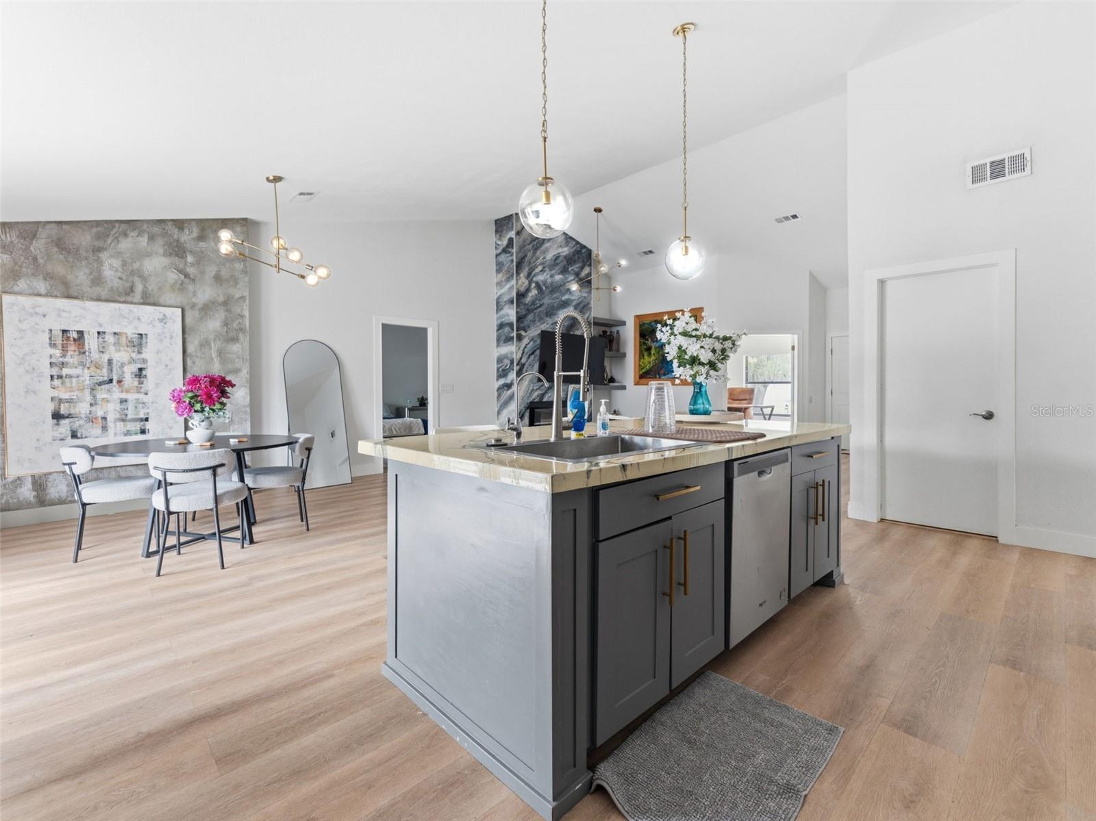 HIGHLAND RIDGE UNIT 1 - Residential