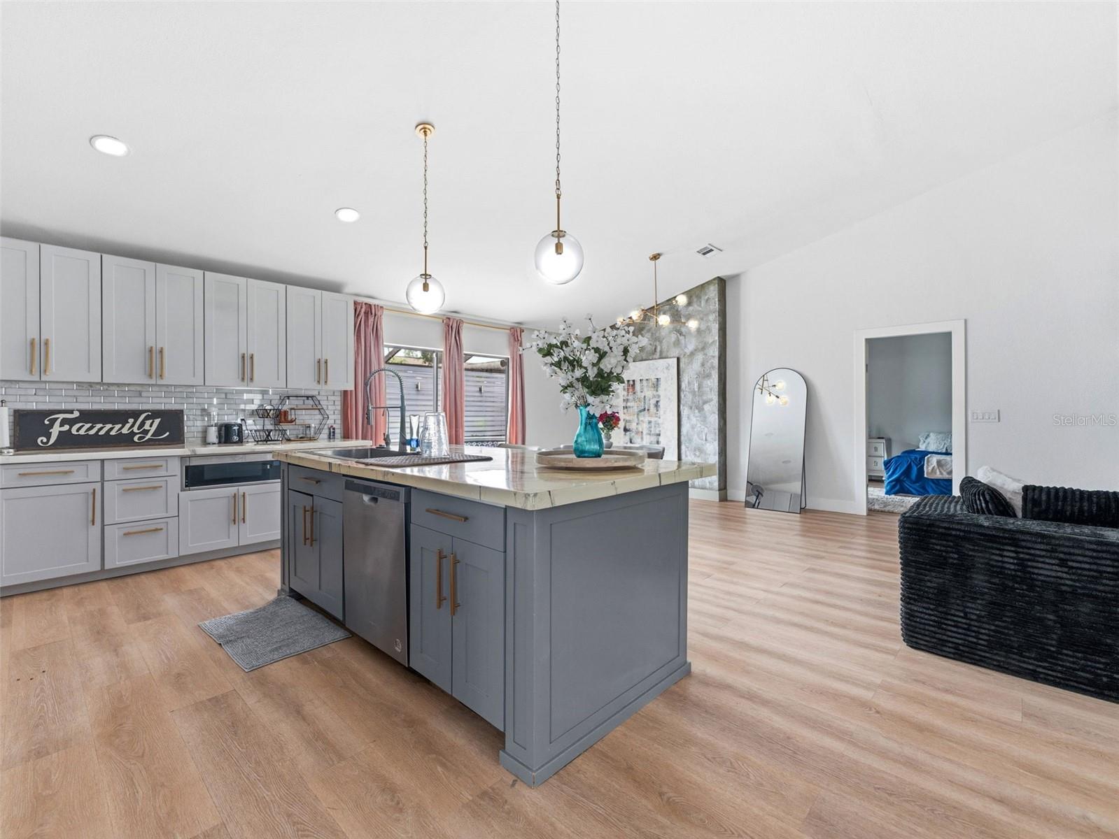 HIGHLAND RIDGE UNIT 1 - Residential