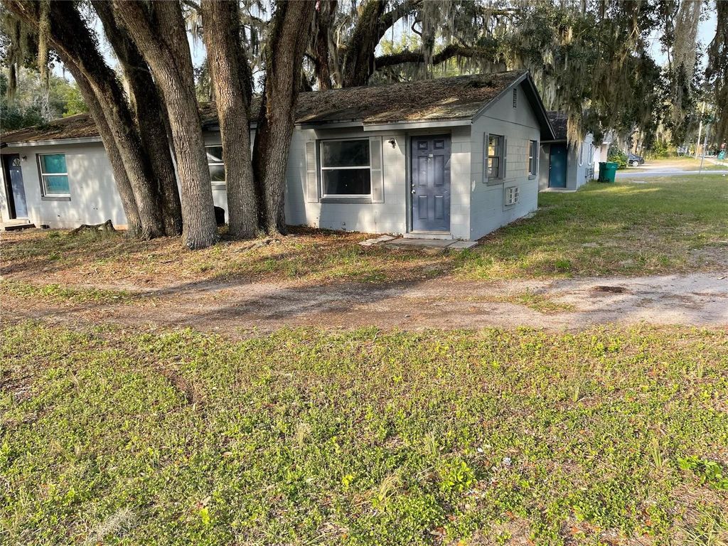 Photo of 401 Kilgore Street, Wildwood, FL 34785 (MLS # O6368031)