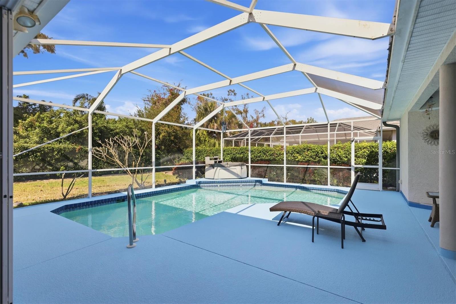 THREE OAKS - Residential