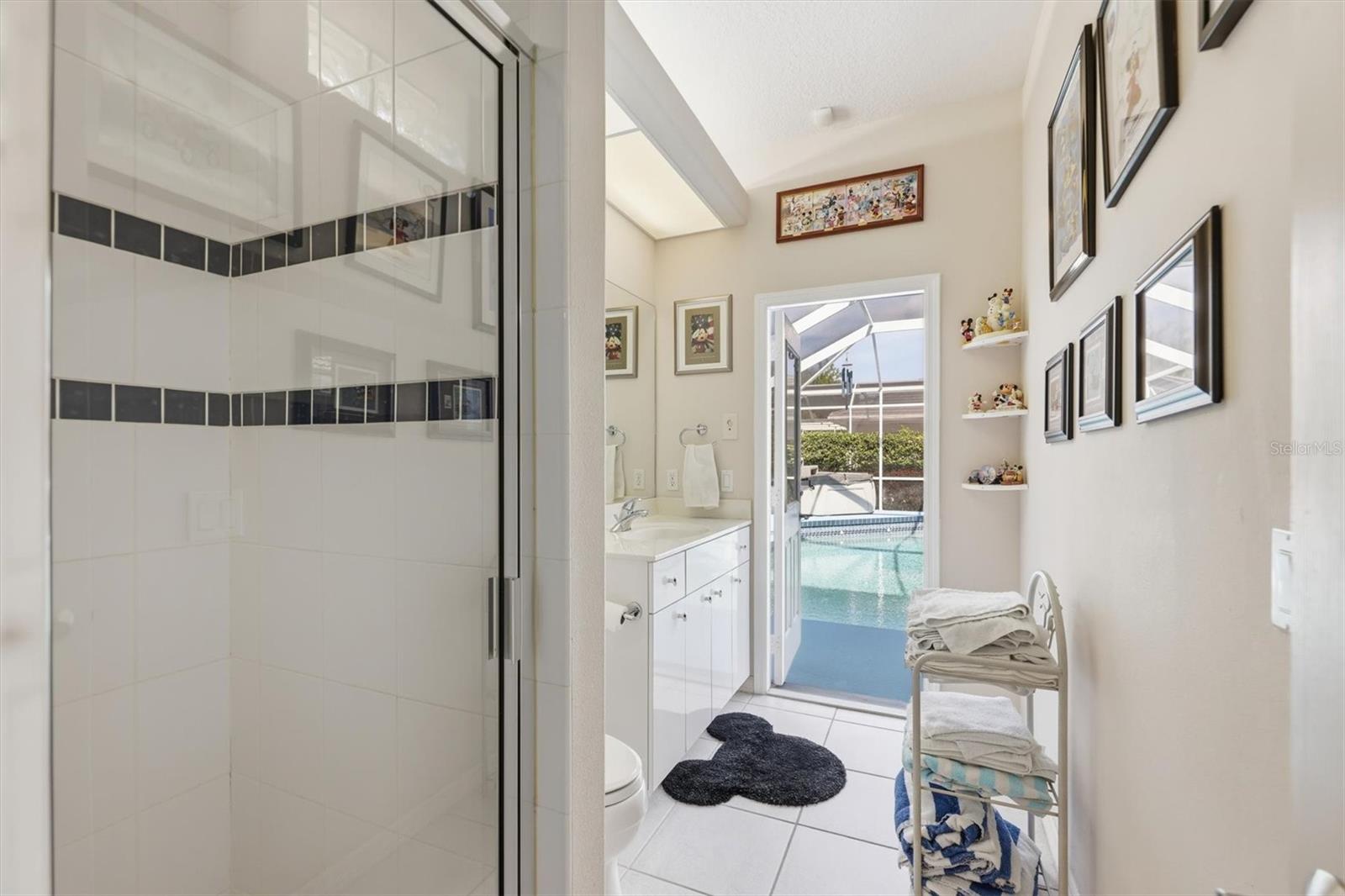 THREE OAKS - Residential