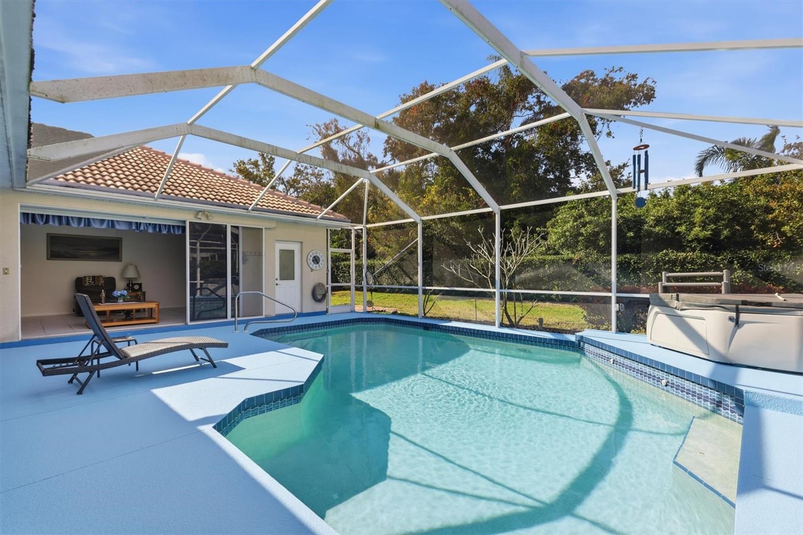 THREE OAKS - Residential