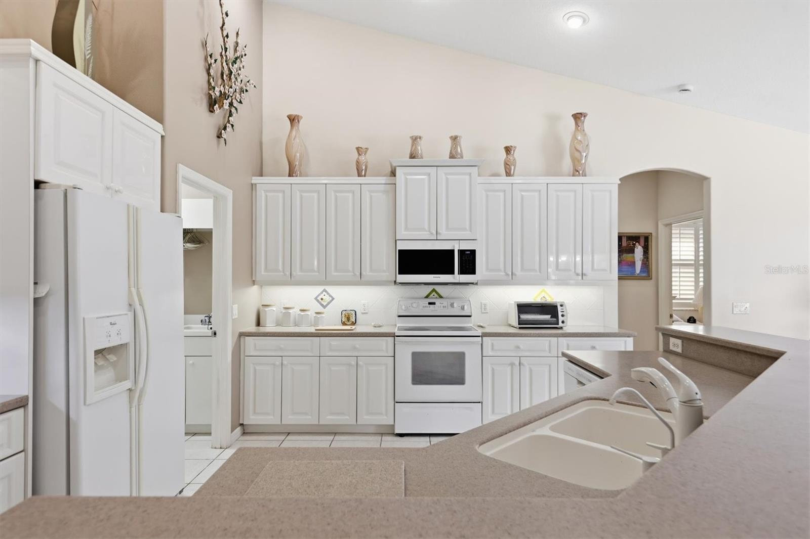 THREE OAKS - Residential