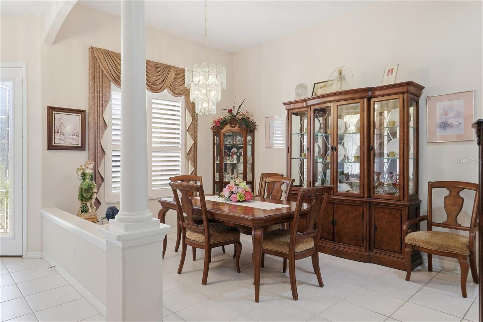 THREE OAKS - Residential