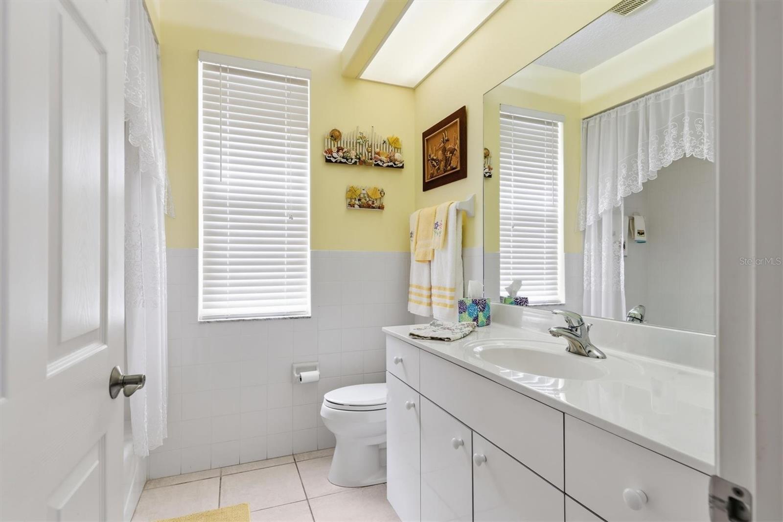 THREE OAKS - Residential