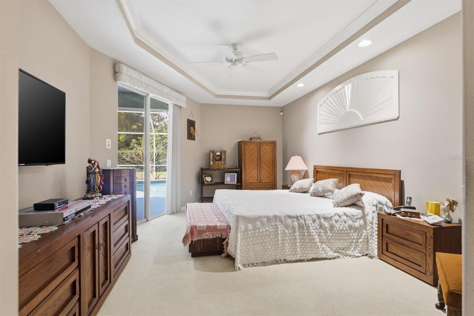 THREE OAKS - Residential