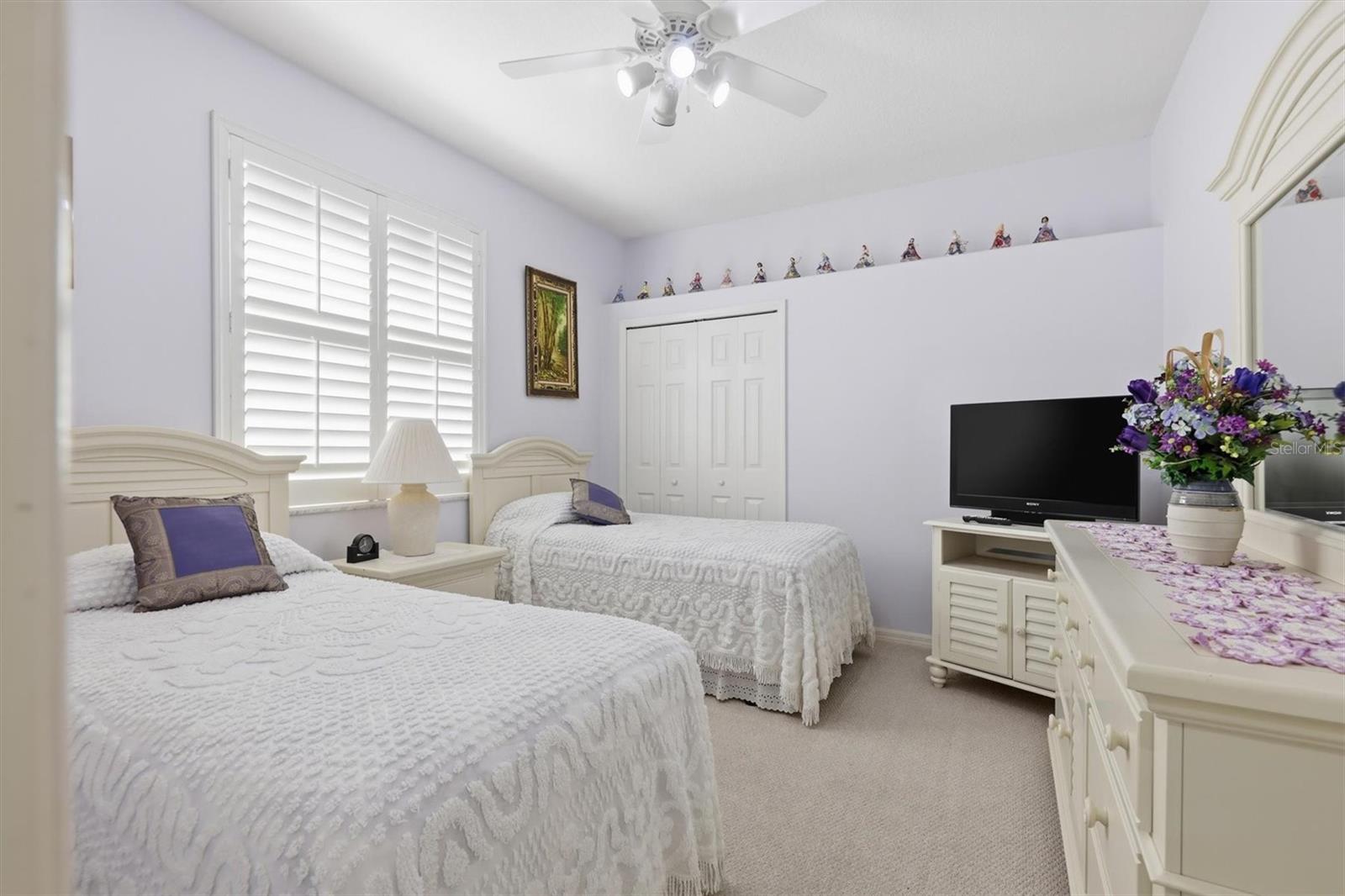 THREE OAKS - Residential