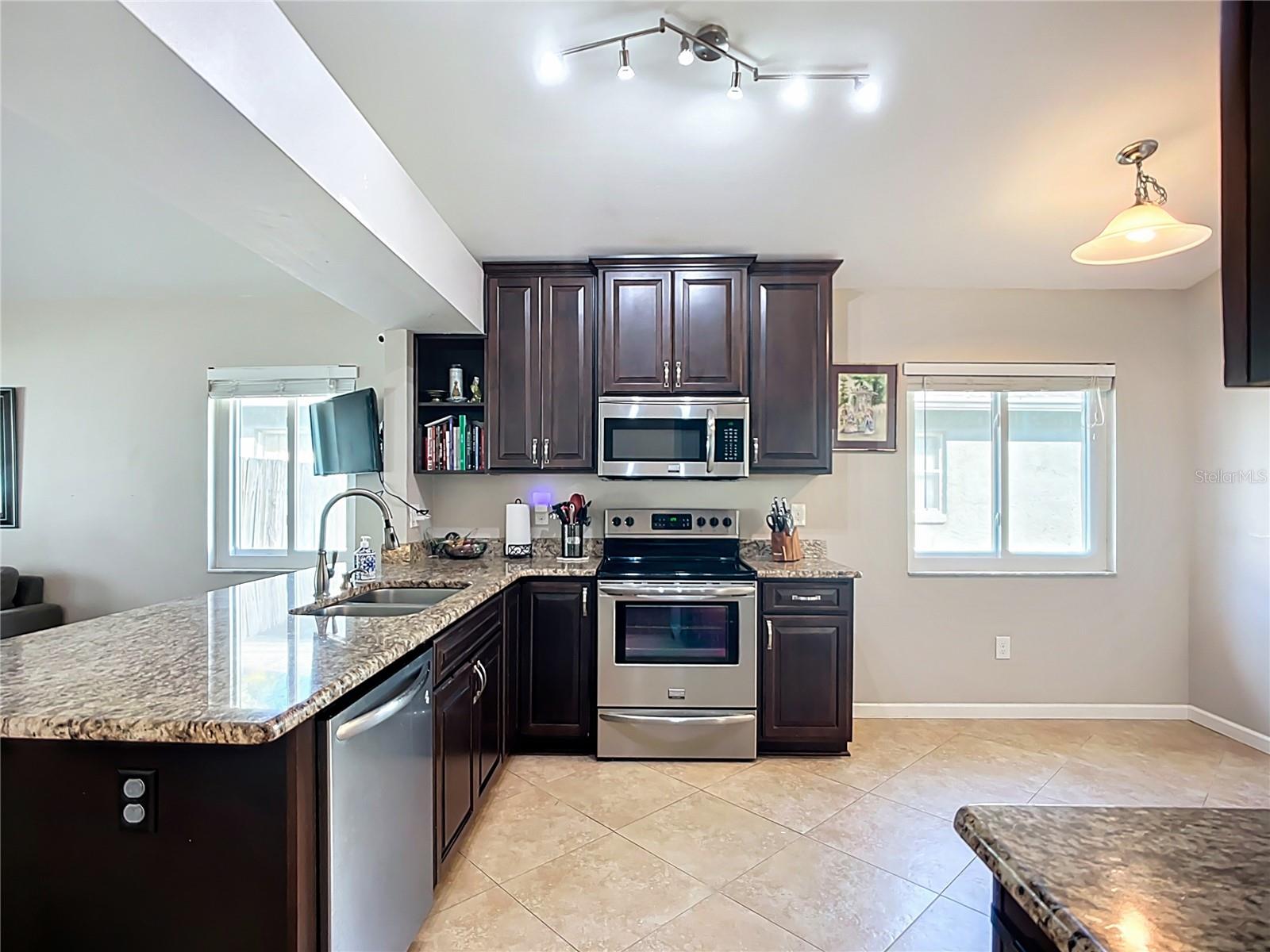 PROVIDENCE LAKES UNIT IV PH - Residential