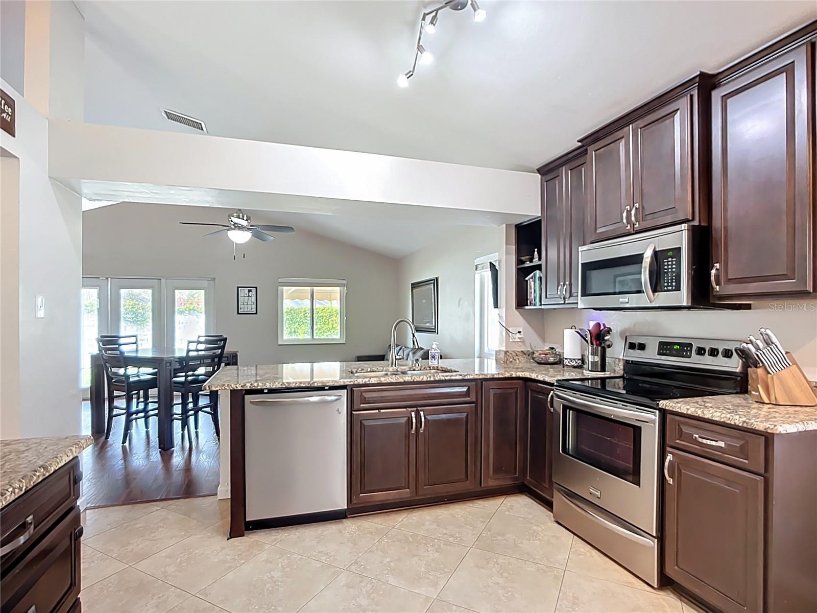 PROVIDENCE LAKES UNIT IV PH - Residential