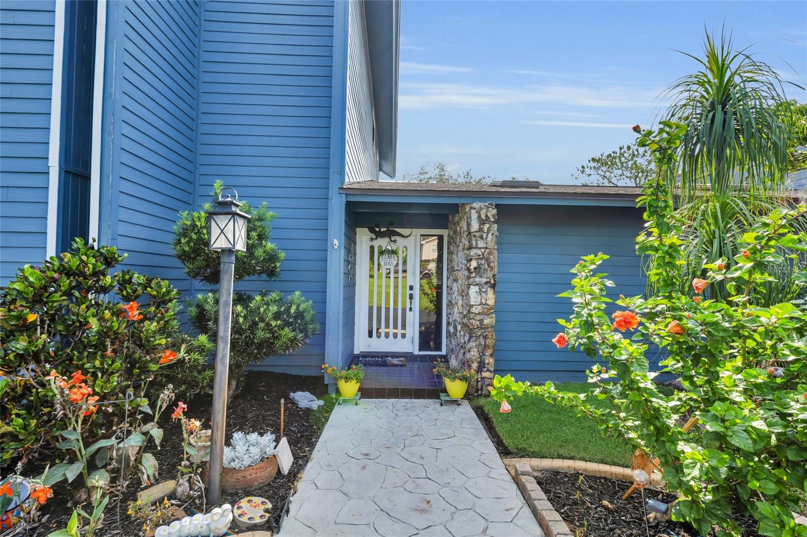2922 COCOVIA WAY