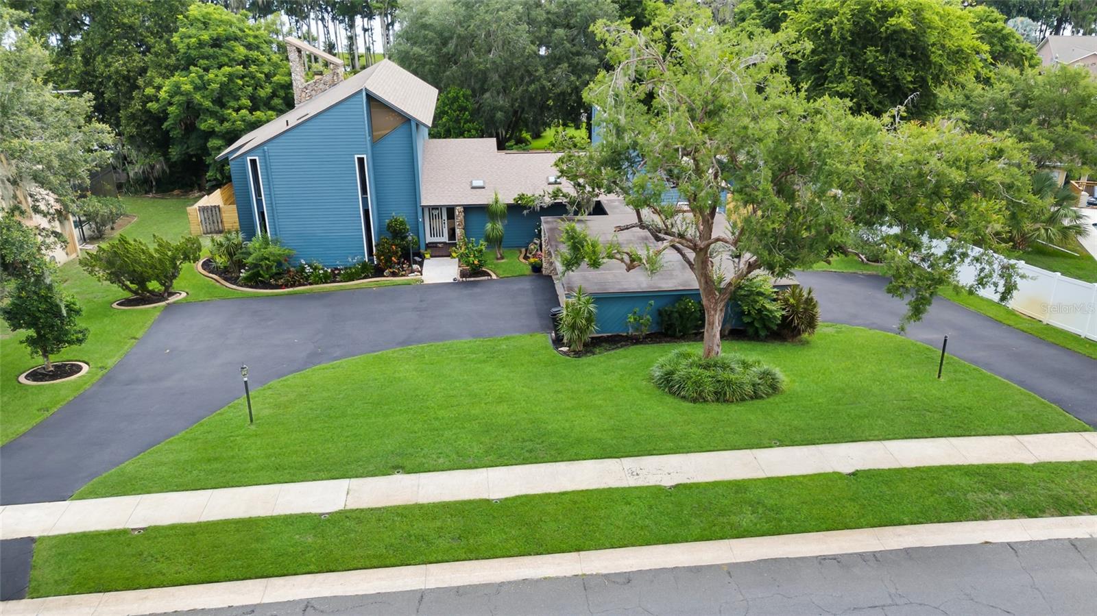 2922 COCOVIA WAY