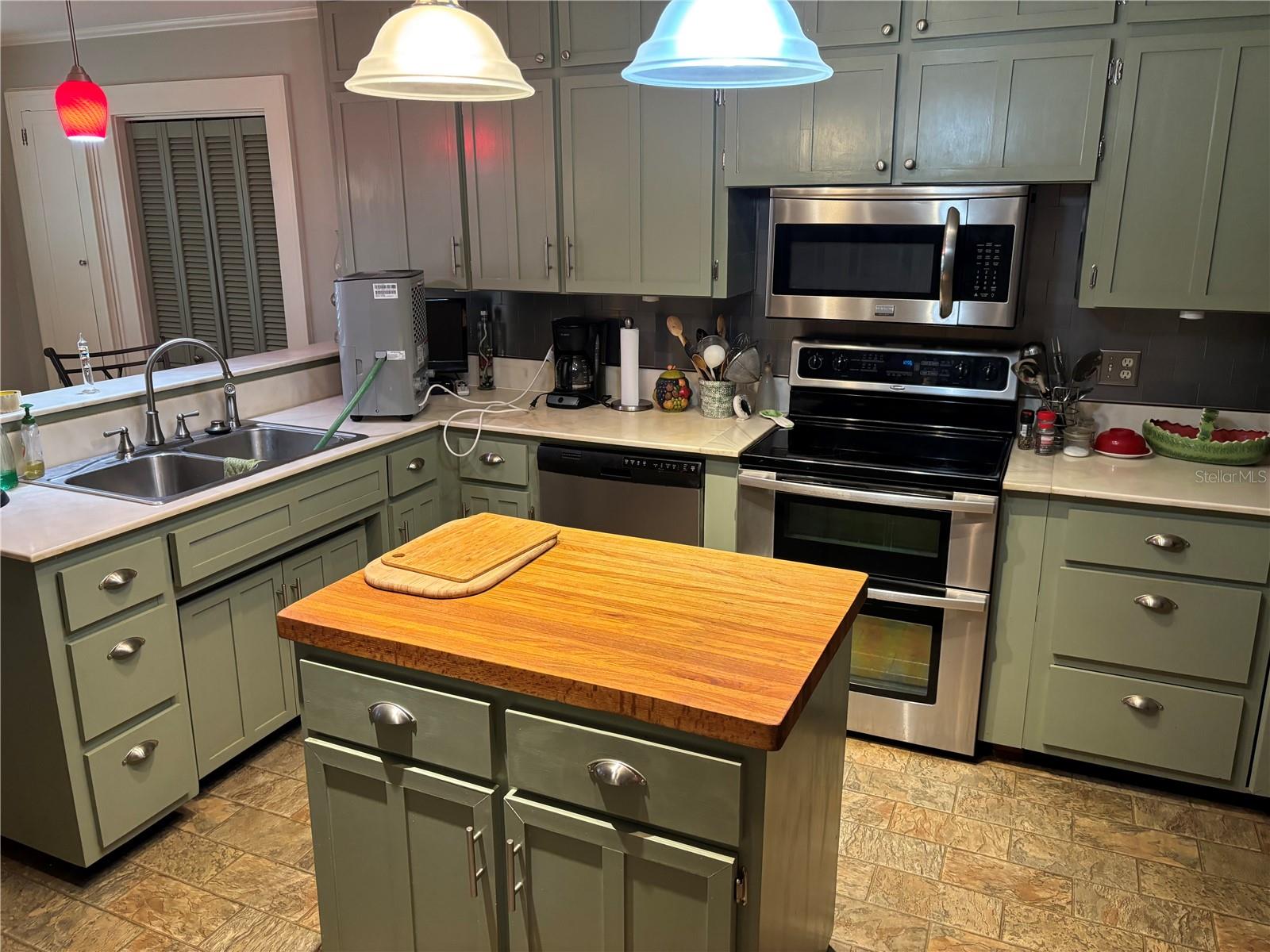 HARVEY’S LAND & IMP - Residential