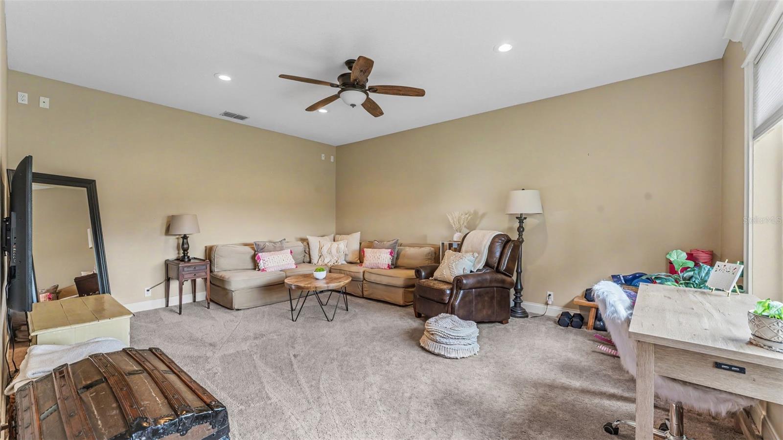WHISPER WOODS AT EAGLEBROOKE - Residential