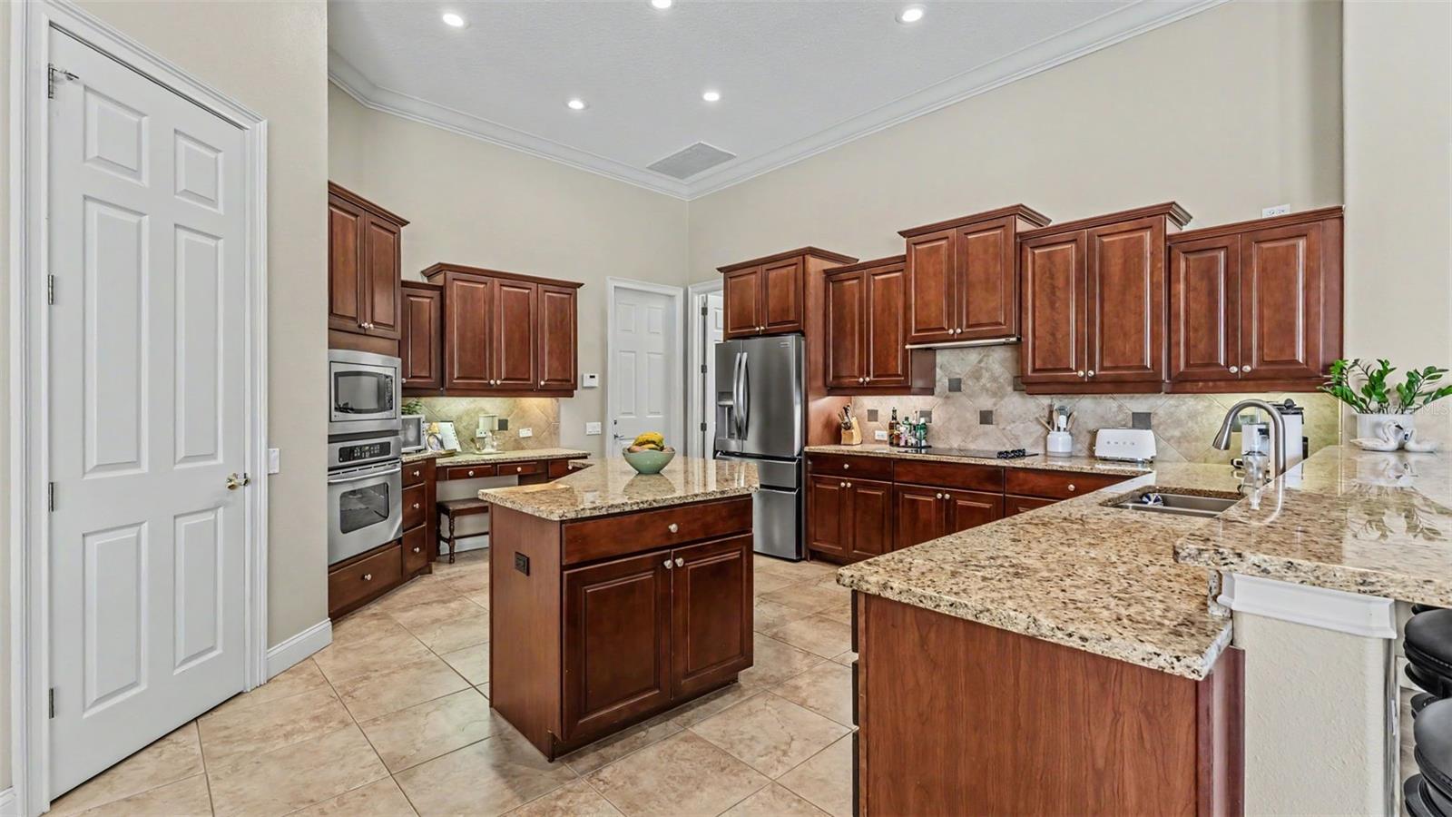 WHISPER WOODS AT EAGLEBROOKE - Residential