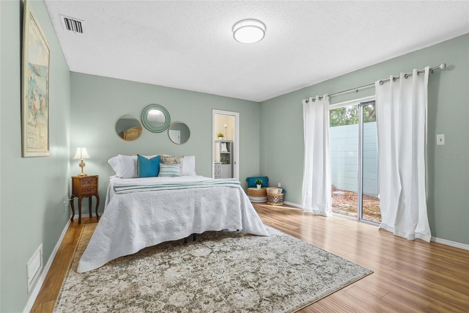 SWEETWATER OAKS SEC 04 - Residential