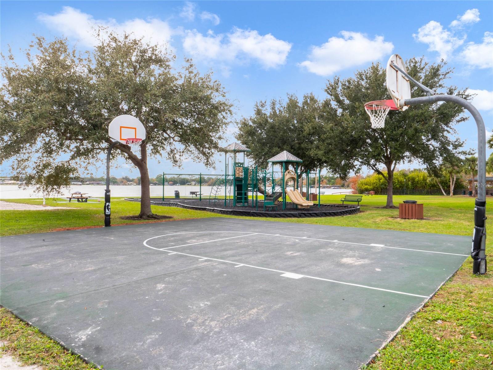 SWEETWATER OAKS SEC 04 - Residential