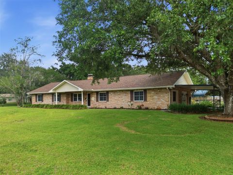 Photo of 13525 301 Highway N, Thonotosassa, FL 33592 (MLS # TB8510699)