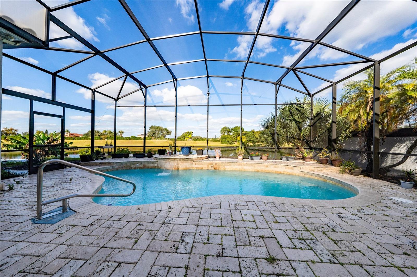 VISTA ROYALE - Residential